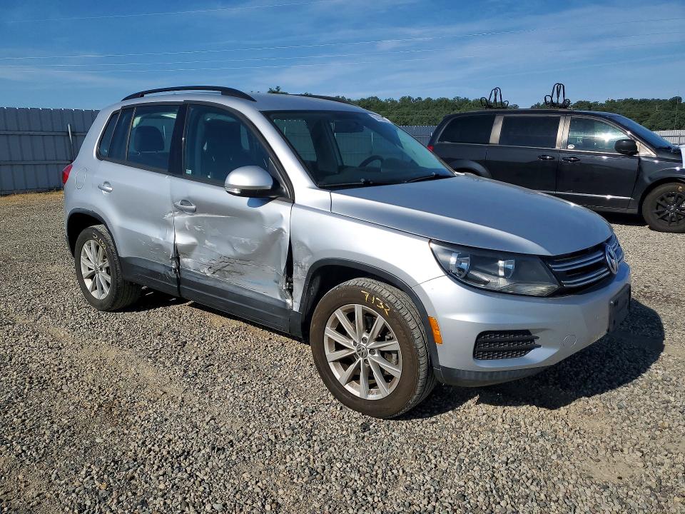 53133406 :رقم المزاد ، WVGAV7AX8HK048979 vin ، 2017 Volkswagen Tiguan مزاد بيع