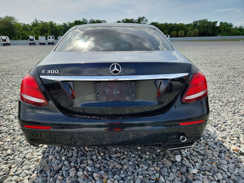 52599496 :رقم المزاد ، WDDZF4JBXHA210310 vin ، 2017 Mercedes-benz E مزاد بيع