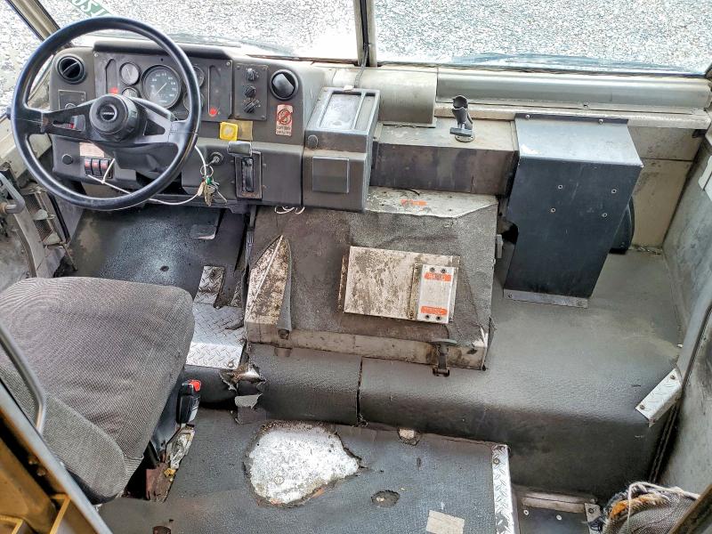 53539216 :رقم المزاد ، 4UZA4FF41YCF81362 vin ، 2000 Freightliner Mt45 Chassis مزاد بيع