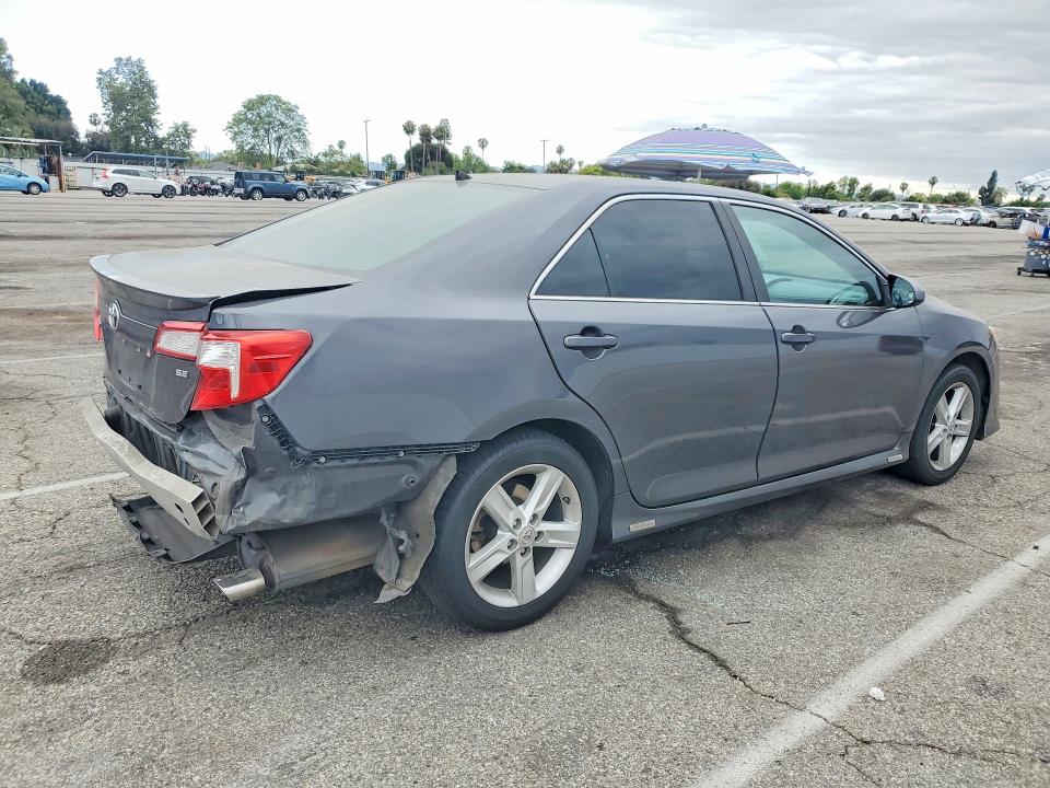 55158626 :رقم المزاد ، 4T1BF1FK3CU549822 vin ، 2012 Toyota Camry مزاد بيع
