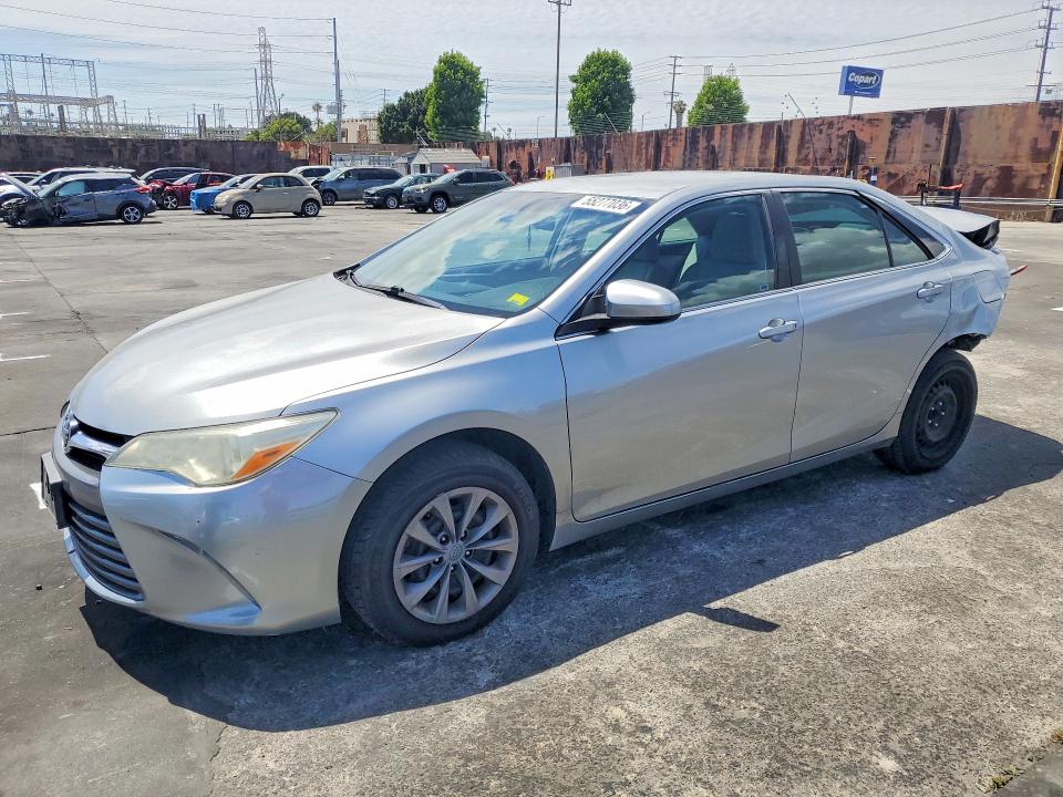 55277036 :رقم المزاد ، 4T1BF1FK2GU221569 vin ، 2016 Toyota Camry مزاد بيع