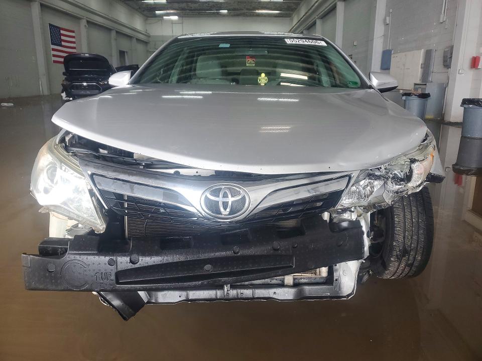 55294606 :رقم المزاد ، 4T4BF1FK0CR214197 vin ، 2012 Toyota Camry مزاد بيع