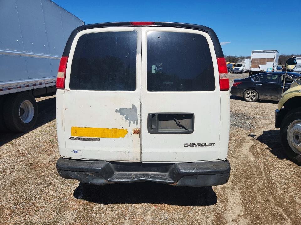 2004 Chevrolet Express G3500 მანქანა იყიდება აუქციონზე, vin: 1GCHG39U141171071, აუქციონის ნომერი: 51616696