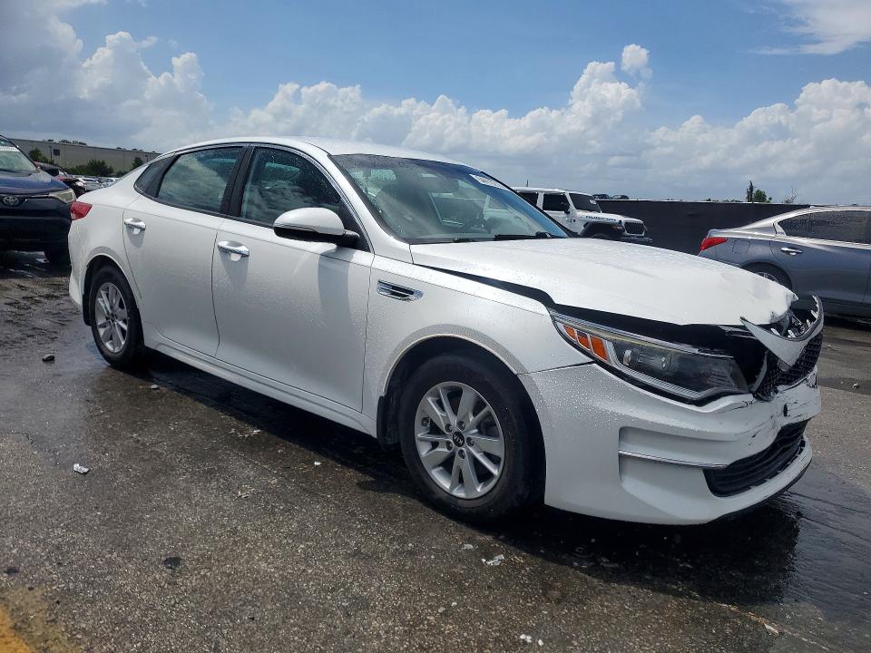 2017 Kia Optima მანქანა იყიდება აუქციონზე, vin: 5XXGT4L37HG156808, აუქციონის ნომერი: 54410216