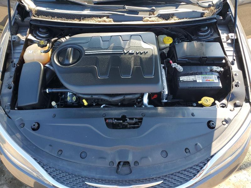 52203456 :رقم المزاد ، 1C3CCCCG3FN567639 vin ، 2015 Chrysler 200 مزاد بيع