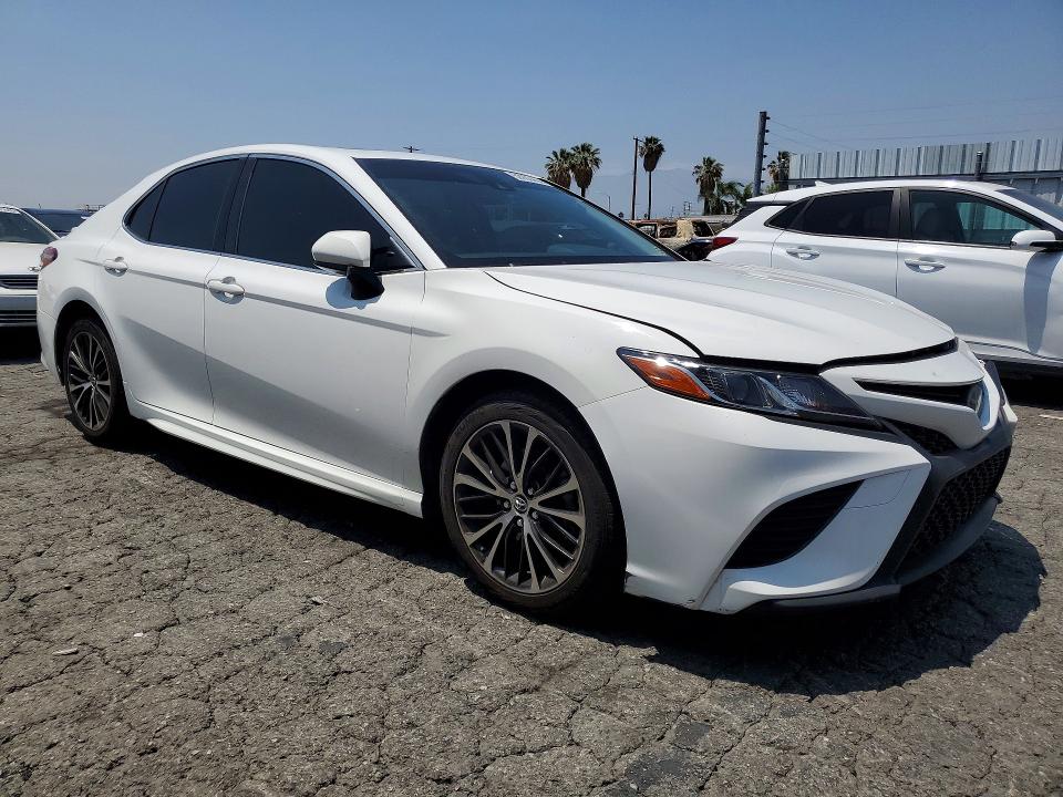 52930456 :رقم المزاد ، JTNB11HK8J3039867 vin ، 2018 Toyota Camry مزاد بيع