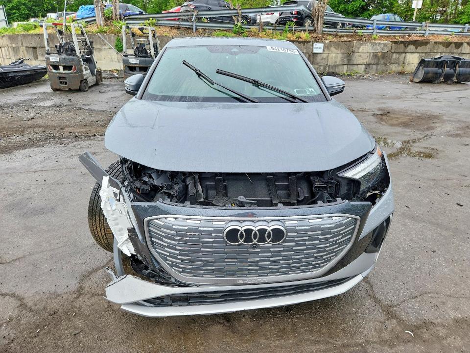 54210796 :رقم المزاد ، WA122BFZ7PP029978 vin ، 2023 Audi Q4 E-tron مزاد بيع
