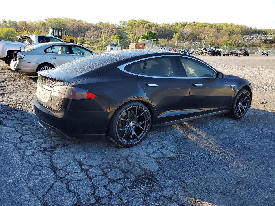 2014 Tesla Model S მანქანა იყიდება აუქციონზე, vin: 5YJSA1H17EFP30635, აუქციონის ნომერი: 52030076