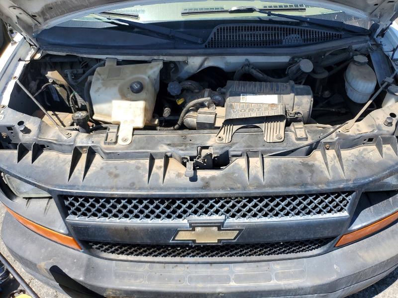 52710456 :رقم المزاد ، 1GCGG25V271223770 vin ، 2007 Chev Express G2500 مزاد بيع