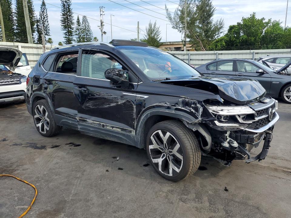 51037176 :رقم المزاد ، 3VV2X7B24NM049607 vin ، 2022 Volkswagen Taos مزاد بيع