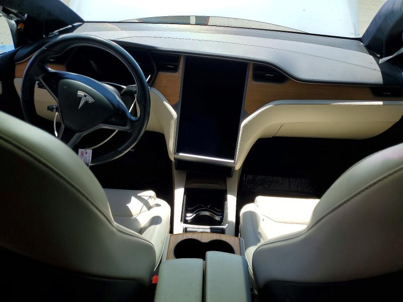 53062906 :رقم المزاد ، 5YJXCBE20LF260951 vin ، 2020 Tesla Model X مزاد بيع