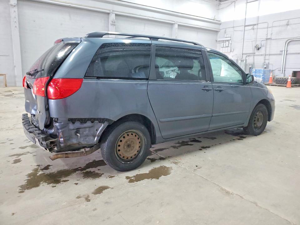 Продажа на аукционе авто 2010 Toyt Sienna, vin: 5TDKK4CC9AS323591, номер лота: 53216406