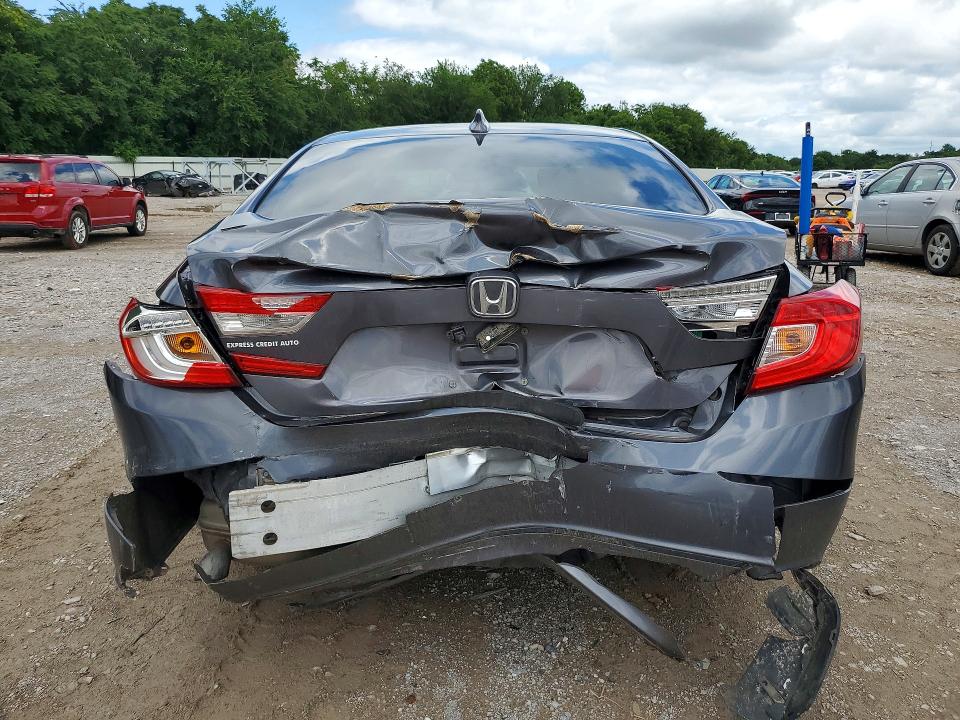 Продажа на аукционе авто 2018 Honda Accord, vin: 1HGCV1F17JA227901, номер лота: 54856356