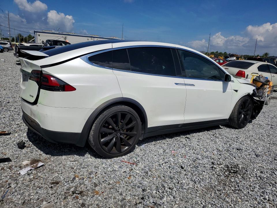 Продажа на аукционе авто 2017 Tesla Model X, vin: 5YJXCBE28HF043879, номер лота: 51303206