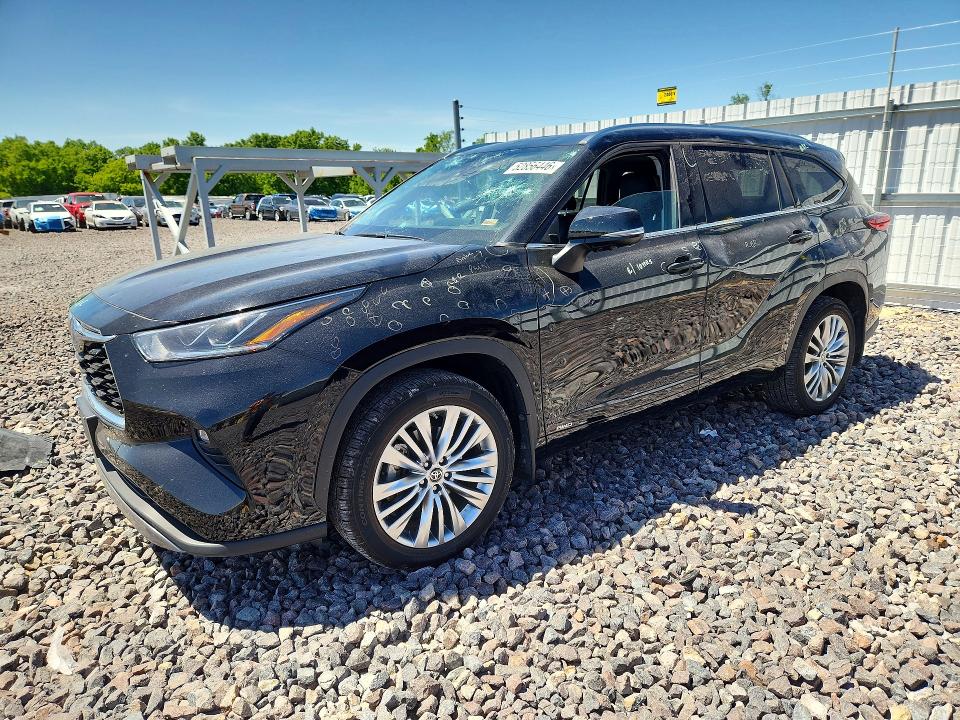 2023 Toyota Highlander Hybrid მანქანა იყიდება აუქციონზე, vin: 5TDEBRCH9PS129786, აუქციონის ნომერი: 52856446