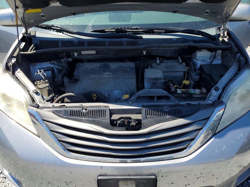 53377926 :رقم المزاد ، 5TDYK3DC3CS201055 vin ، 2012 Toyota Sienna مزاد بيع