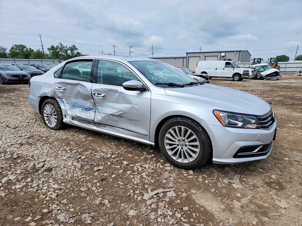 54173516 :رقم المزاد ، 1VWBT7A33HC030487 vin ، 2017 Volkswagen Passat مزاد بيع