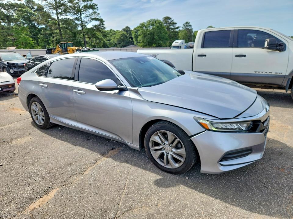 51959516 :رقم المزاد ، 1HGCV1F1XKA100738 vin ، 2019 Honda Accord مزاد بيع