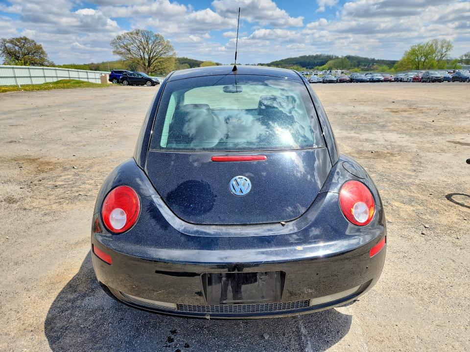 2010 Volkswagen New Beetle მანქანა იყიდება აუქციონზე, vin: 3VWPG3AG6AM018845, აუქციონის ნომერი: 52595106