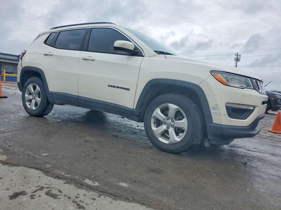 54806116 :رقم المزاد ، 3C4NJDBB3JT270515 vin ، 2018 Jeep Compass مزاد بيع