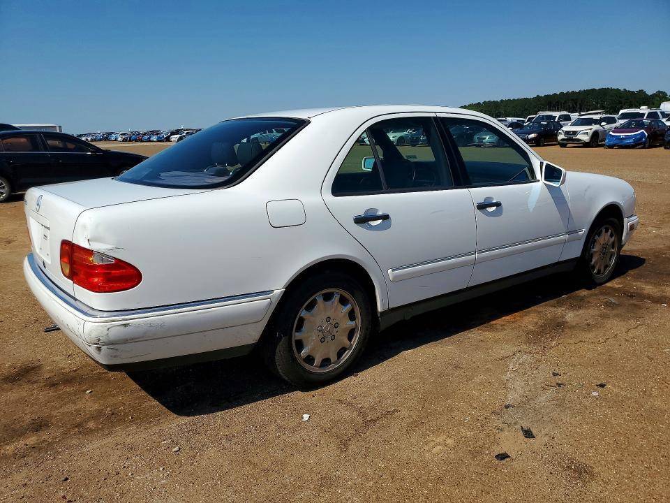 1998 Mercedes-benz E-class მანქანა იყიდება აუქციონზე, vin: WDBJF65F9WA653284, აუქციონის ნომერი: 53492546