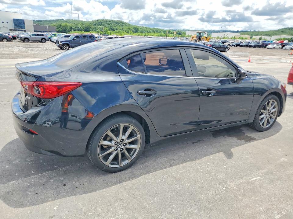55235516 :رقم المزاد ، 3MZBN1V3XJM257987 vin ، 2018 Mazda 3 مزاد بيع