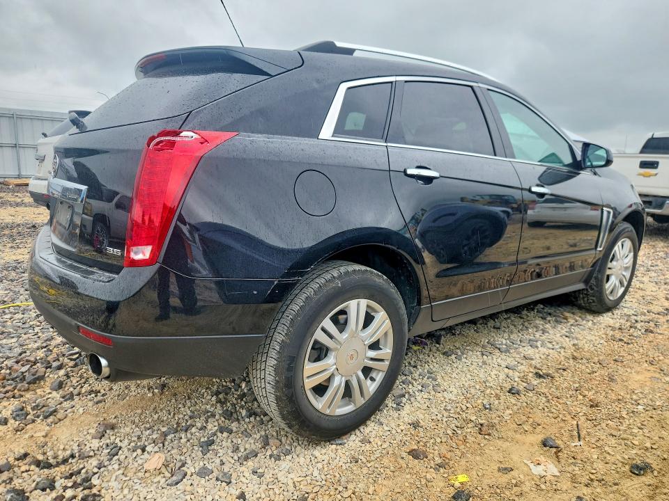 52371846 :رقم المزاد ، 3GYFNBE34FS560867 vin ، 2015 Cadillac Srx مزاد بيع