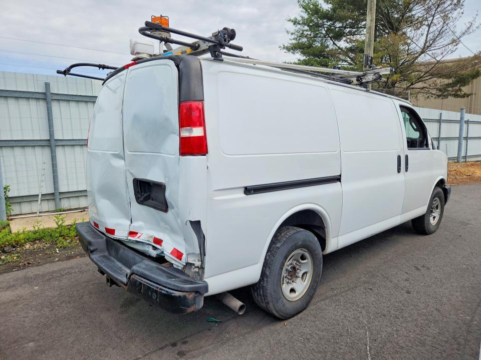 53002276 :رقم المزاد ، 1GCWGAFF7G1315082 vin ، 2016 Chevrolet Express G2500 مزاد بيع