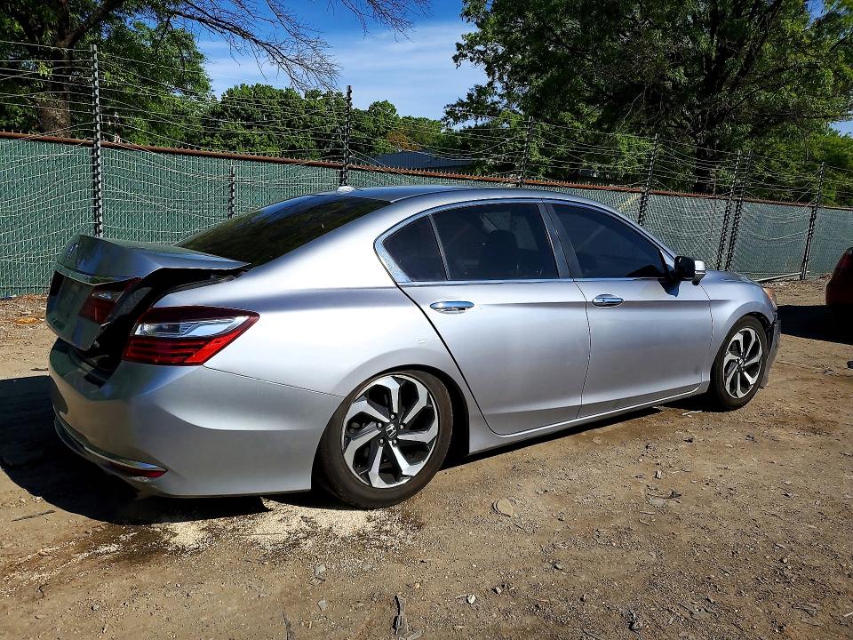 51983386 :رقم المزاد ، 1HGCR2F72HA034841 vin ، 2017 Honda Accord مزاد بيع