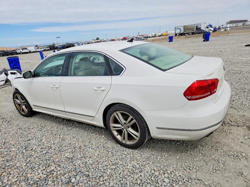53782926 :رقم المزاد ، 1VWBT7A32FC010633 vin ، 2015 Volkswagen Passat مزاد بيع