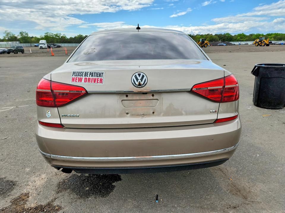 55421796 :رقم المزاد ، 1VWAT7A30GC011874 vin ، 2016 Volkswagen Passat مزاد بيع