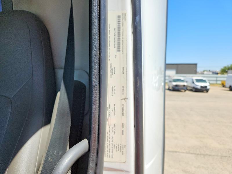 53750276 :رقم المزاد ، 4V4W39EH6LN262282 vin ، 2020 Volvo Vnr مزاد بيع