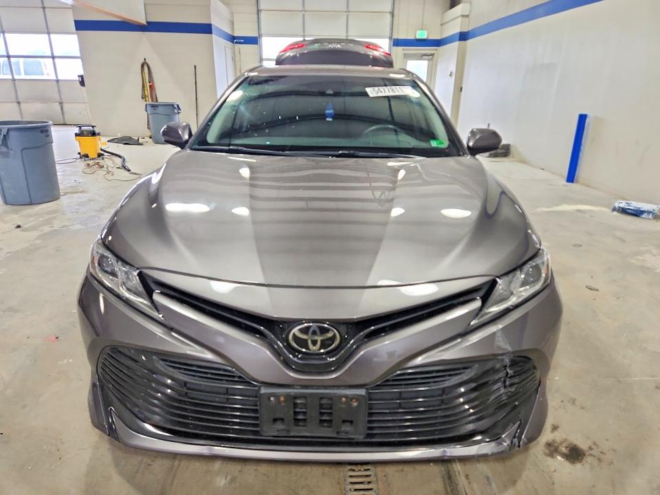 Продажа на аукционе авто 2018 Toyota Camry, vin: 4T1B11HK0JU016139, номер лота: 54778116