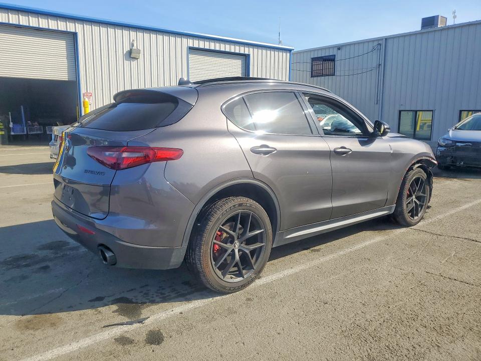 Продажа на аукционе авто 2020 Alfa Romeo Stelvio, vin: ZASPAJAN5L7C93926, номер лота: 53218916