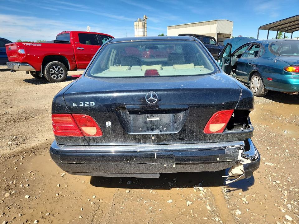 1998 Mercedes-benz E მანქანა იყიდება აუქციონზე, vin: WDBJF65F6WA621456, აუქციონის ნომერი: 52718766