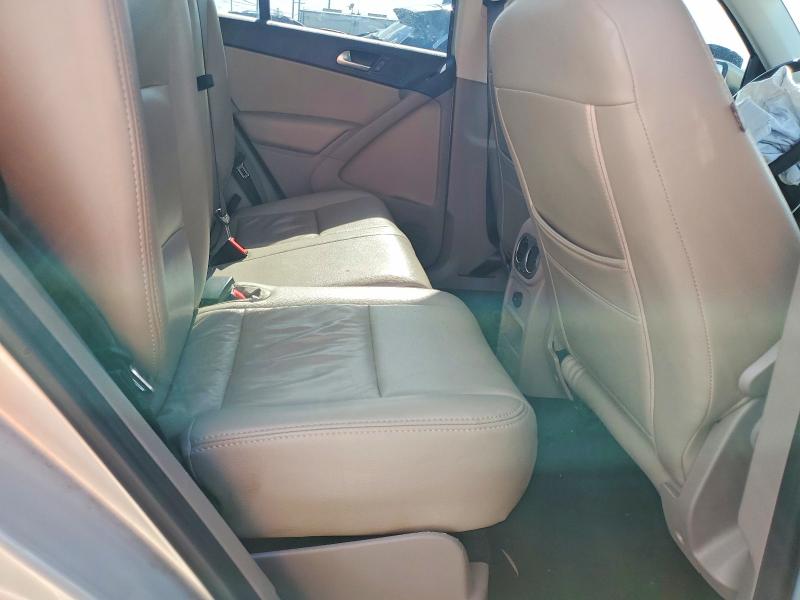 2011 Volkswagen Tiguan მანქანა იყიდება აუქციონზე, vin: WVGAV7AX5BW548727, აუქციონის ნომერი: 52354636