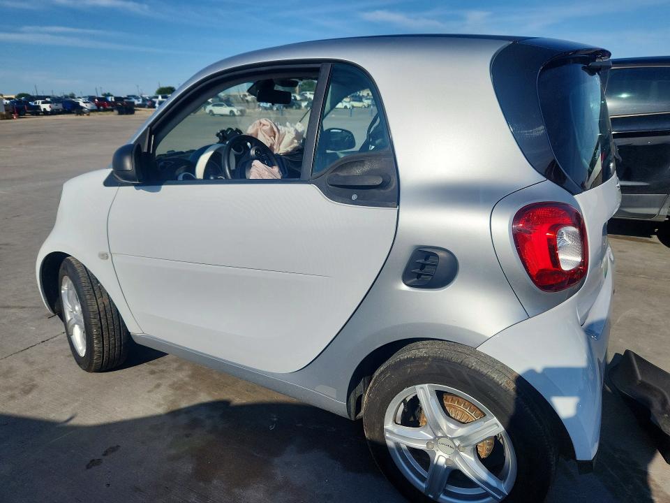 Aukcja sprzedaży 2016 Smart Fortwo, vin: WMEFJ5DA4GK123419, numer aukcji: 52377396