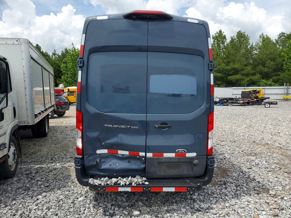 55567396 :رقم المزاد ، 1FTBR3X81LKB28350 vin ، 2020 Ford Transit مزاد بيع