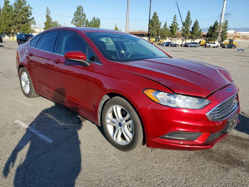 52737546 :رقم المزاد ، 3FA6P0HD7JR186026 vin ، 2018 Ford Fusion مزاد بيع