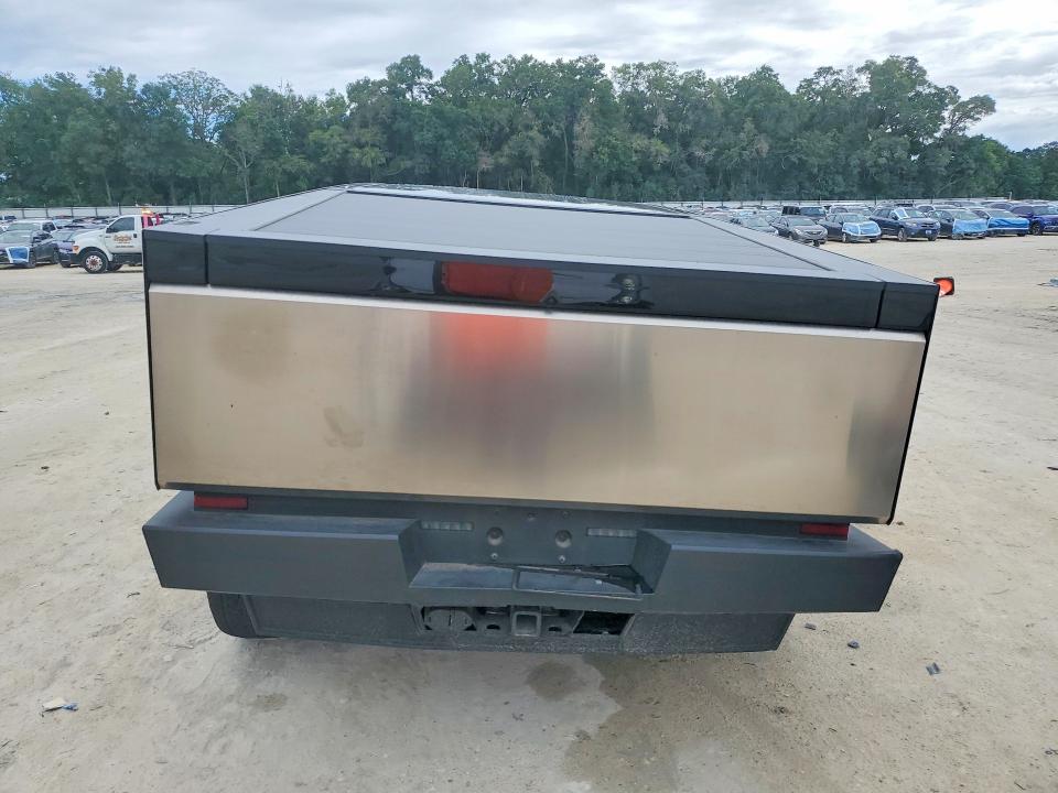 52777546 :رقم المزاد ، 7G2CEHED0RA027880 vin ، 2024 Tesla Cybertruck مزاد بيع