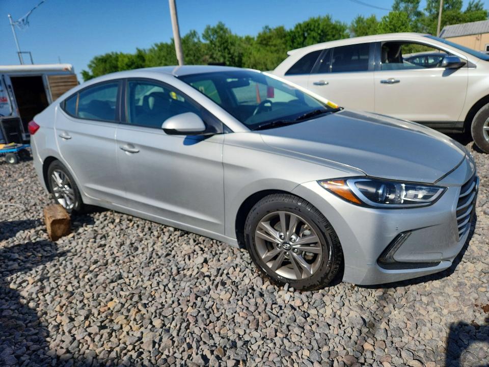 2017 Hyundai Elantra მანქანა იყიდება აუქციონზე, vin: 5NPD84LF5HH028358, აუქციონის ნომერი: 55344086