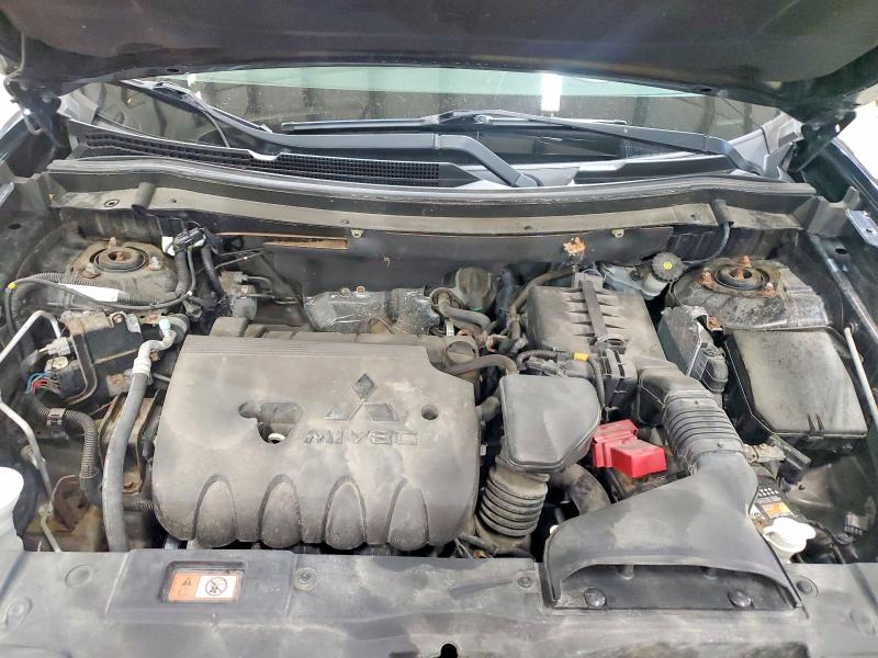 53586396 :رقم المزاد ، JA4AZ3A37FZ002542 vin ، 2015 Mitsubishi Outlander مزاد بيع