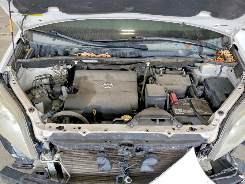 Продажа на аукционе авто 2015 Toyota Sienna, vin: 5TDKK3DC2FS575392, номер лота: 54154406