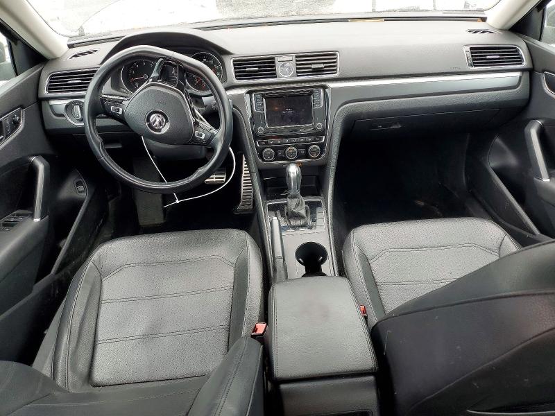 52203086 :رقم المزاد ، 1VWDT7A31HC032439 vin ، 2017 Volkswagen Passat مزاد بيع