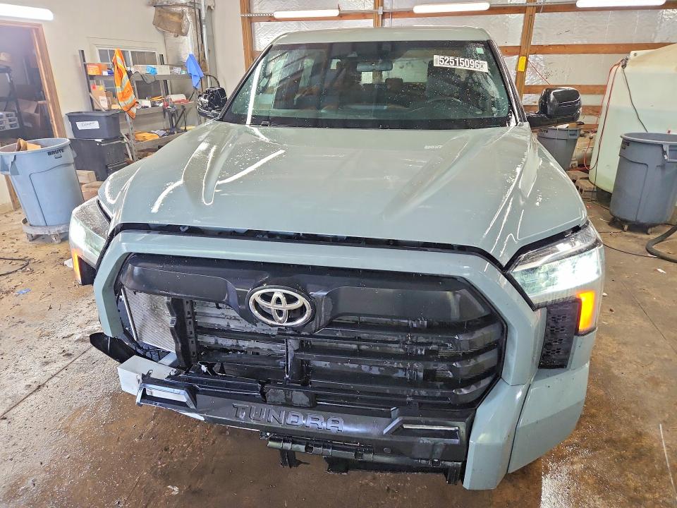 Продажа на аукционе авто 2025 Toyota Tundra, vin: 5TFLA5DB5SX295349, номер лота: 52515096