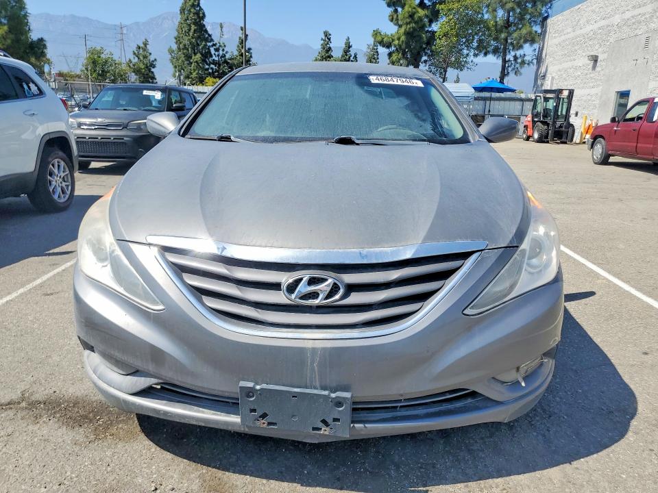 2013 Hyundai Sonata მანქანა იყიდება აუქციონზე, vin: 5NPEB4AC6DH572330, აუქციონის ნომერი: 46847946