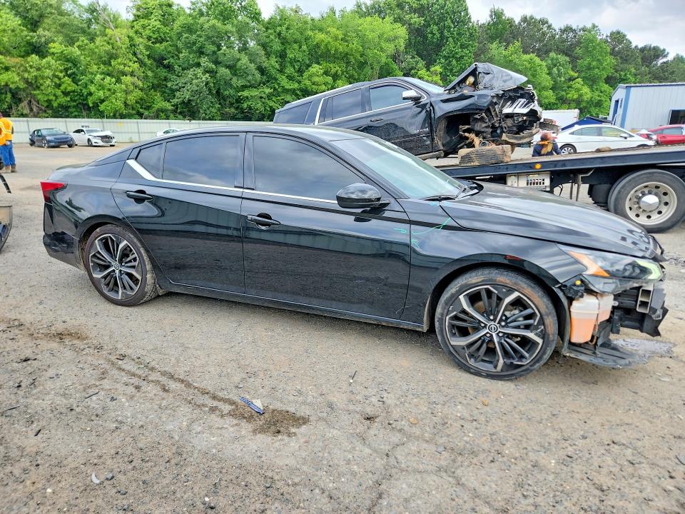 51844156 :رقم المزاد ، 1N4BL4CV9PN350678 vin ، 2023 Nissan Altima مزاد بيع