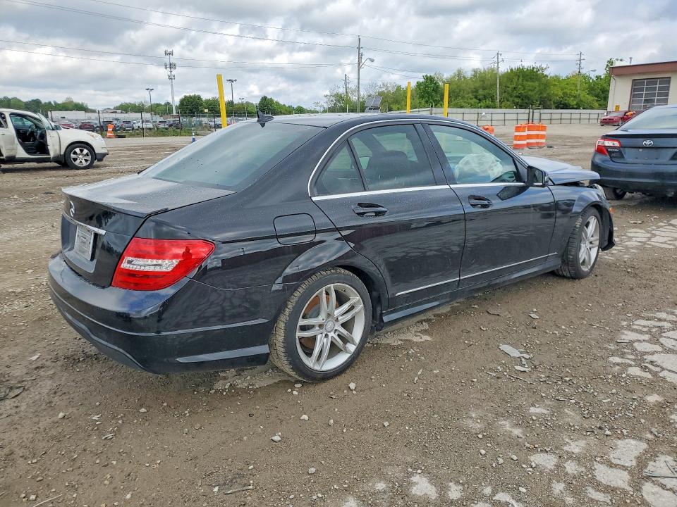 Продажа на аукционе авто 2013 Mercedes-benz C, vin: WDDGF4HBXDF973776, номер лота: 51033656