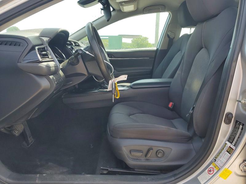 52186346 :رقم المزاد ، 4T1B11HK8KU229793 vin ، 2019 Toyota Camry مزاد بيع