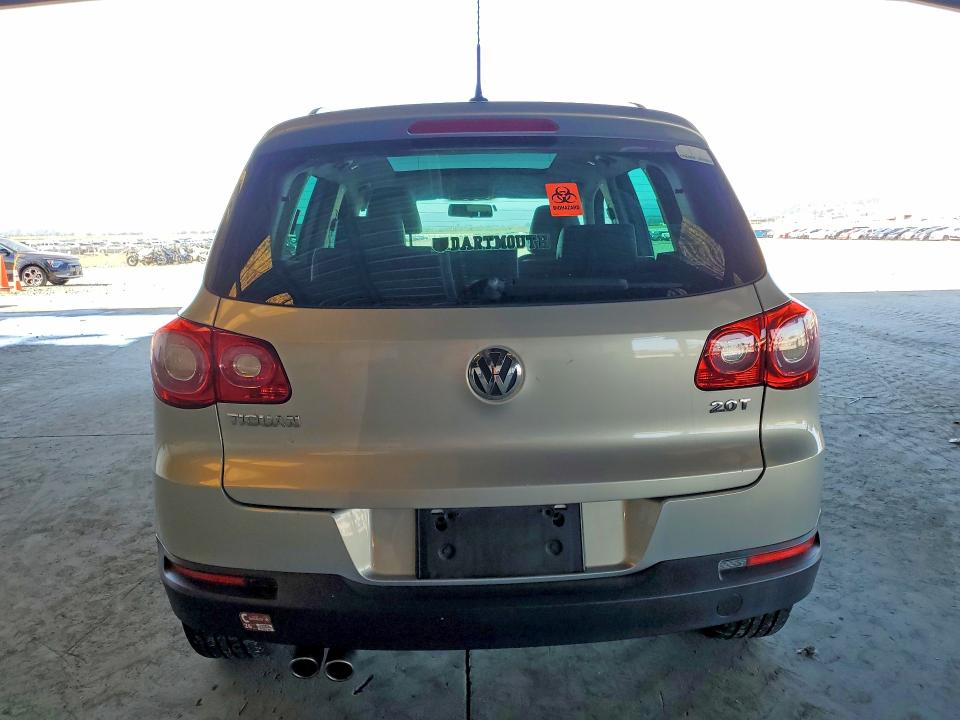 2011 Volkswagen Tiguan მანქანა იყიდება აუქციონზე, vin: WVGAV7AX7BW515325, აუქციონის ნომერი: 53105246